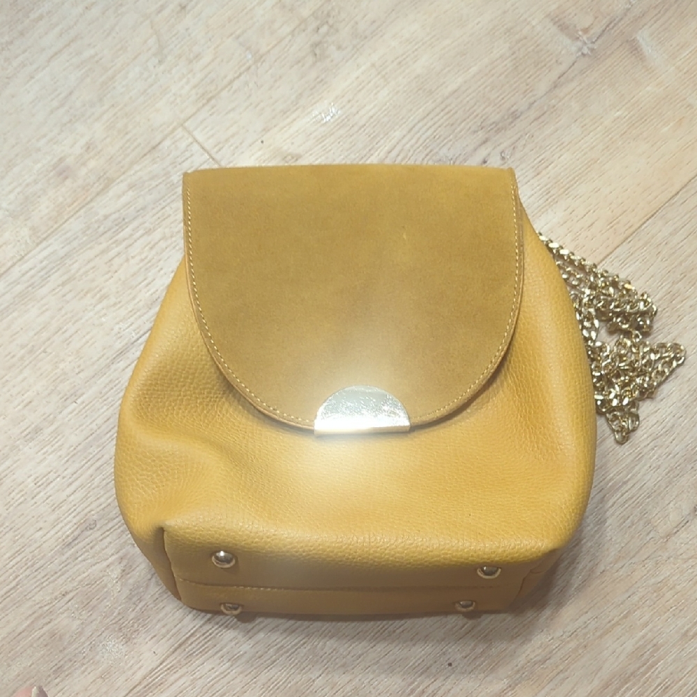 Moda Luxe Mustard Crossbody With Metal Chain